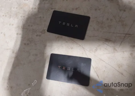 2020 Tesla Model 3 Standard Range Plus Rear-Wheel Drive/Standard Range Rear-Wheel Drive from USA, damaged, VIN 5YJ3E1EA8LF658774